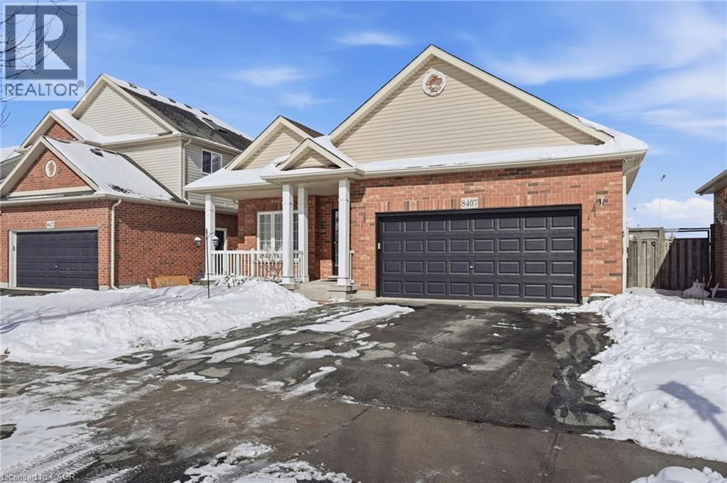 8407 HEIKOOP Crescent