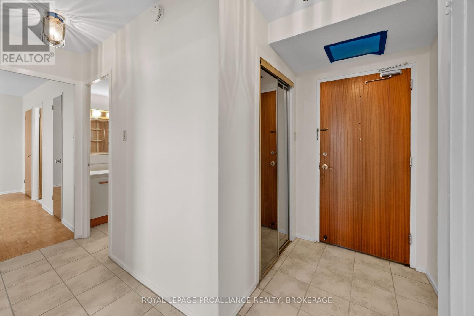 501 - 2 MOWAT AVENUE