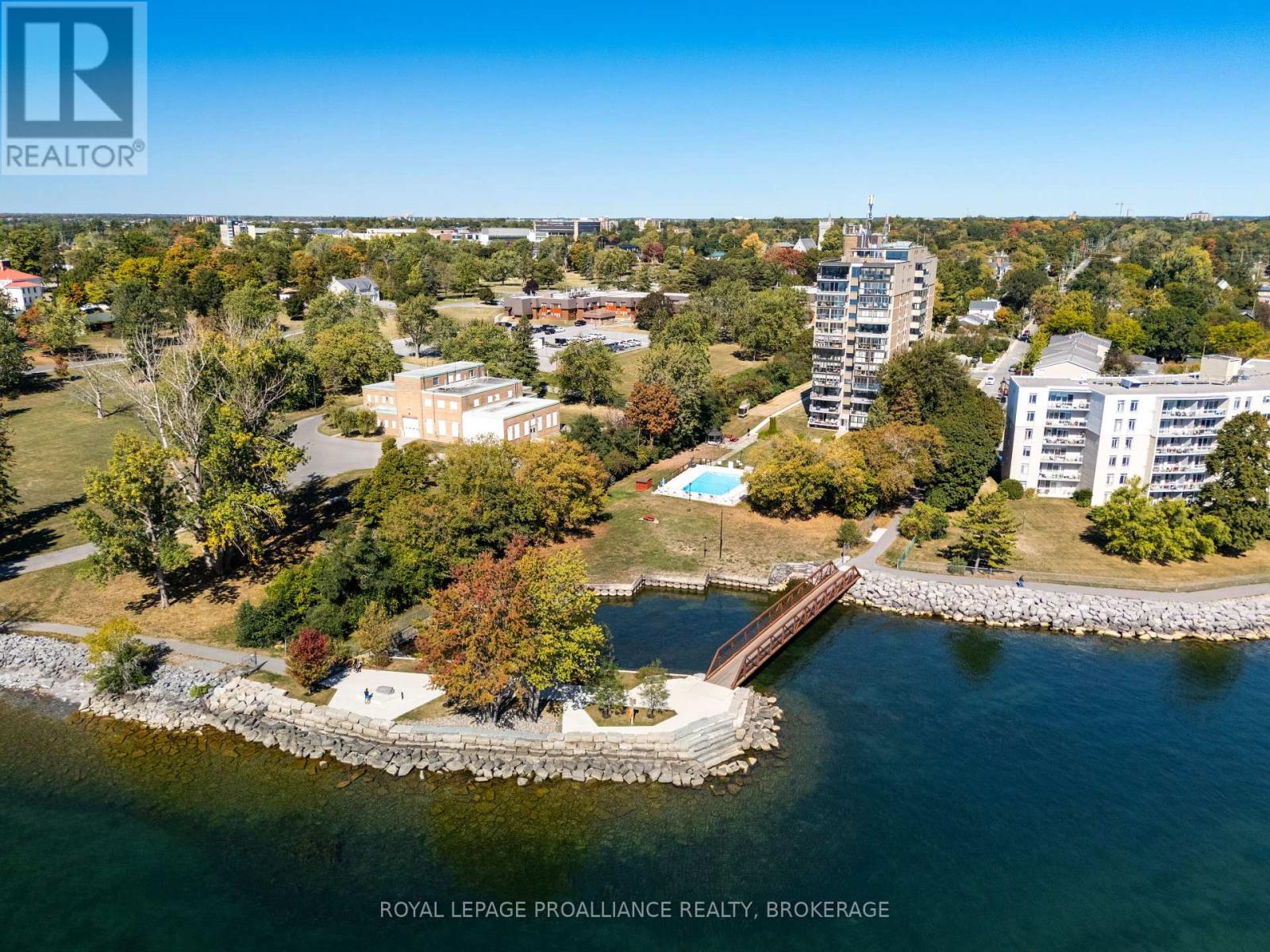 501 - 2 MOWAT AVENUE