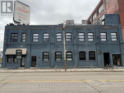 2480 DUNDAS STREET W Toronto (High Park North) ON M6P1W9