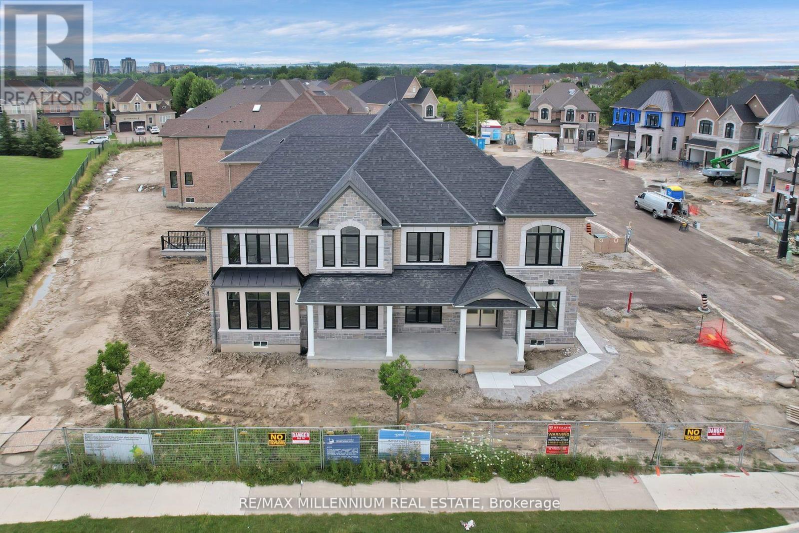 2 CATHERWOOD COURT