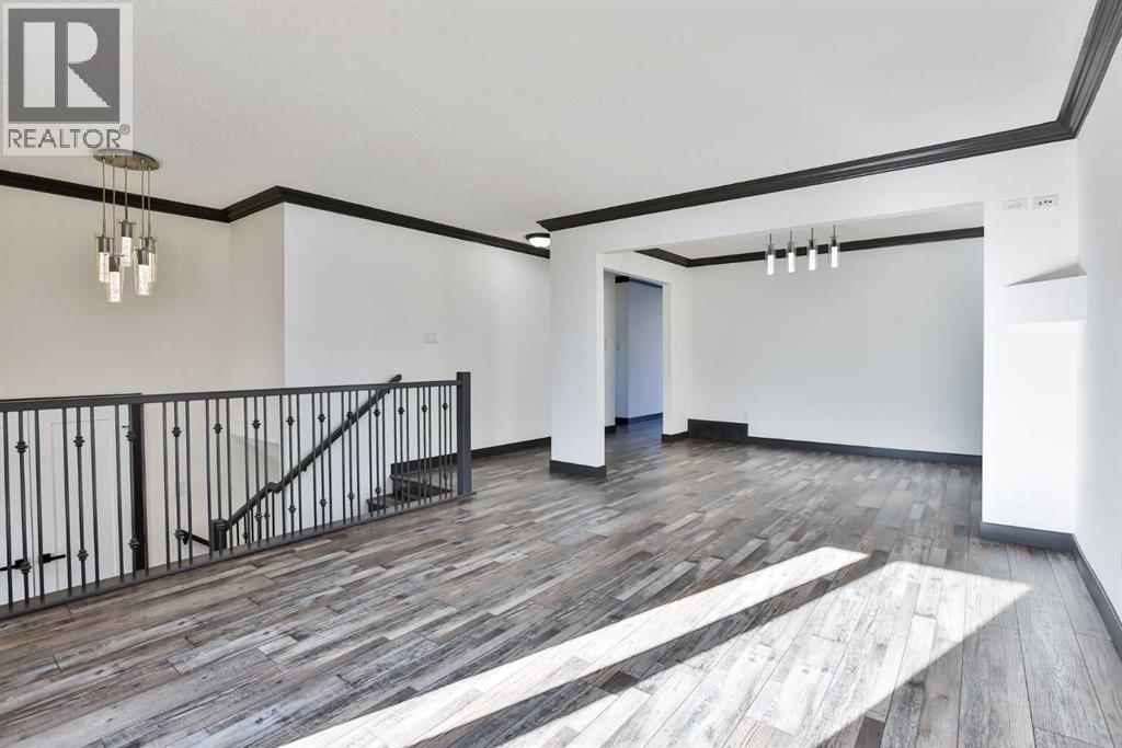 11 Wildwood Crescent W