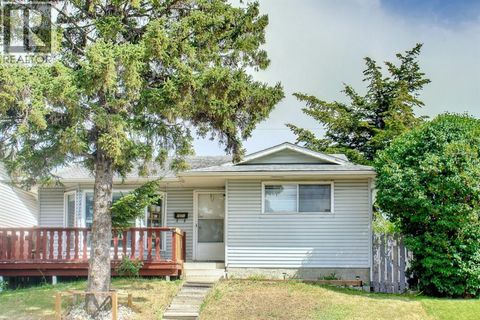 1671 Marlyn Way NE Calgary AB T2A3K8
