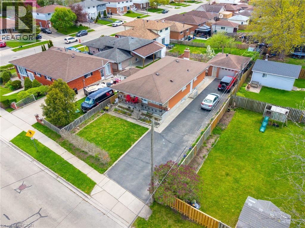211 BALLANTYNE Avenue
