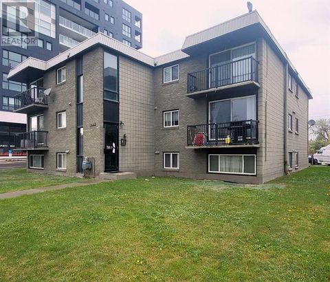 14, 2906 17 Avenue SW Calgary AB T3E0A9