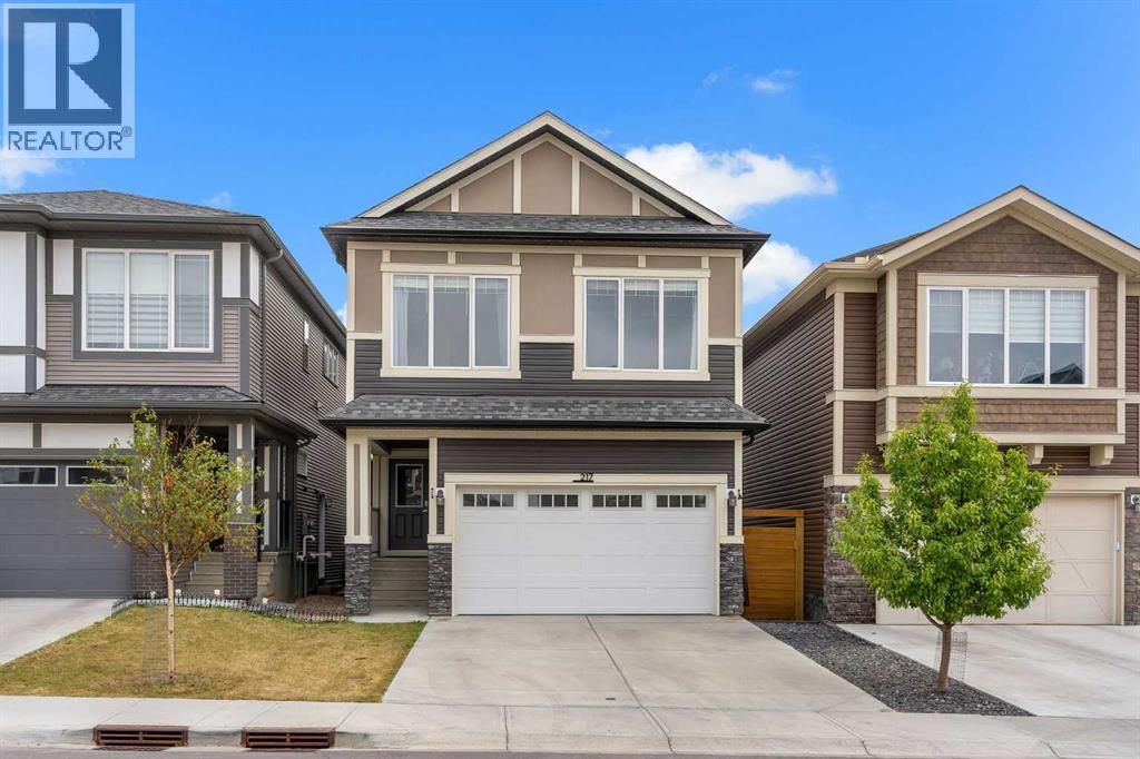217 Lucas Crescent NW