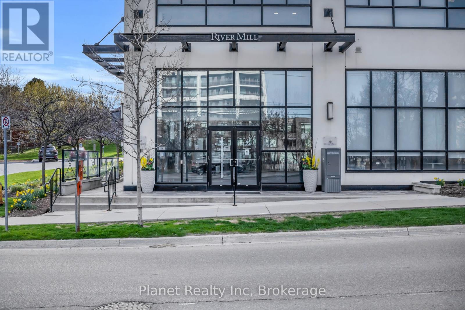 409 - 150 WELLINGTON STREET E