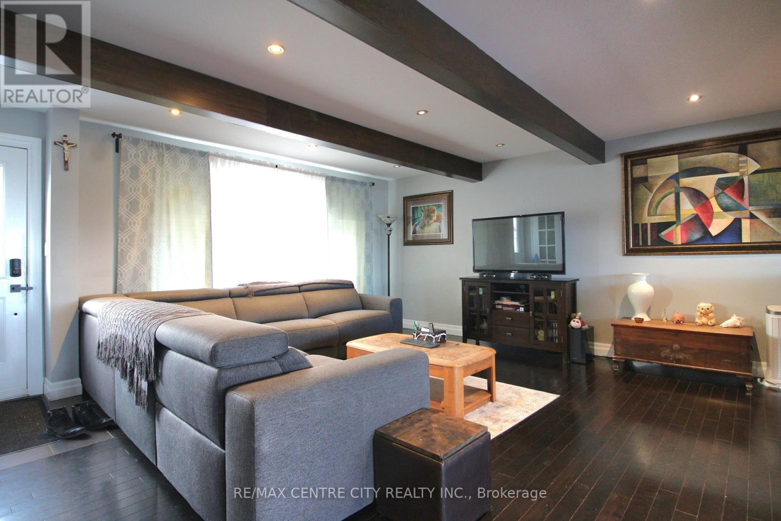 200 CENTENNIAL AVENUE