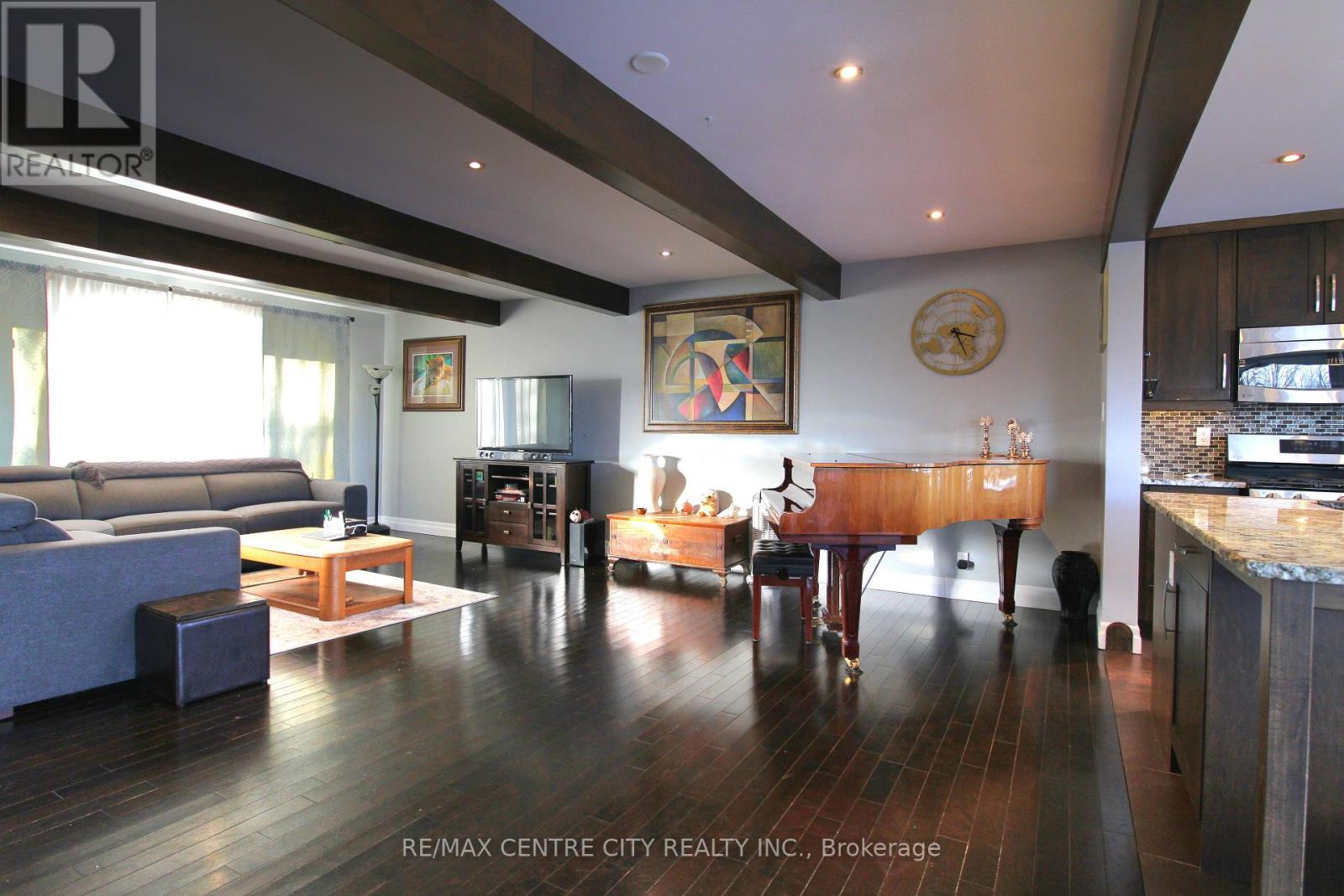 200 CENTENNIAL AVENUE