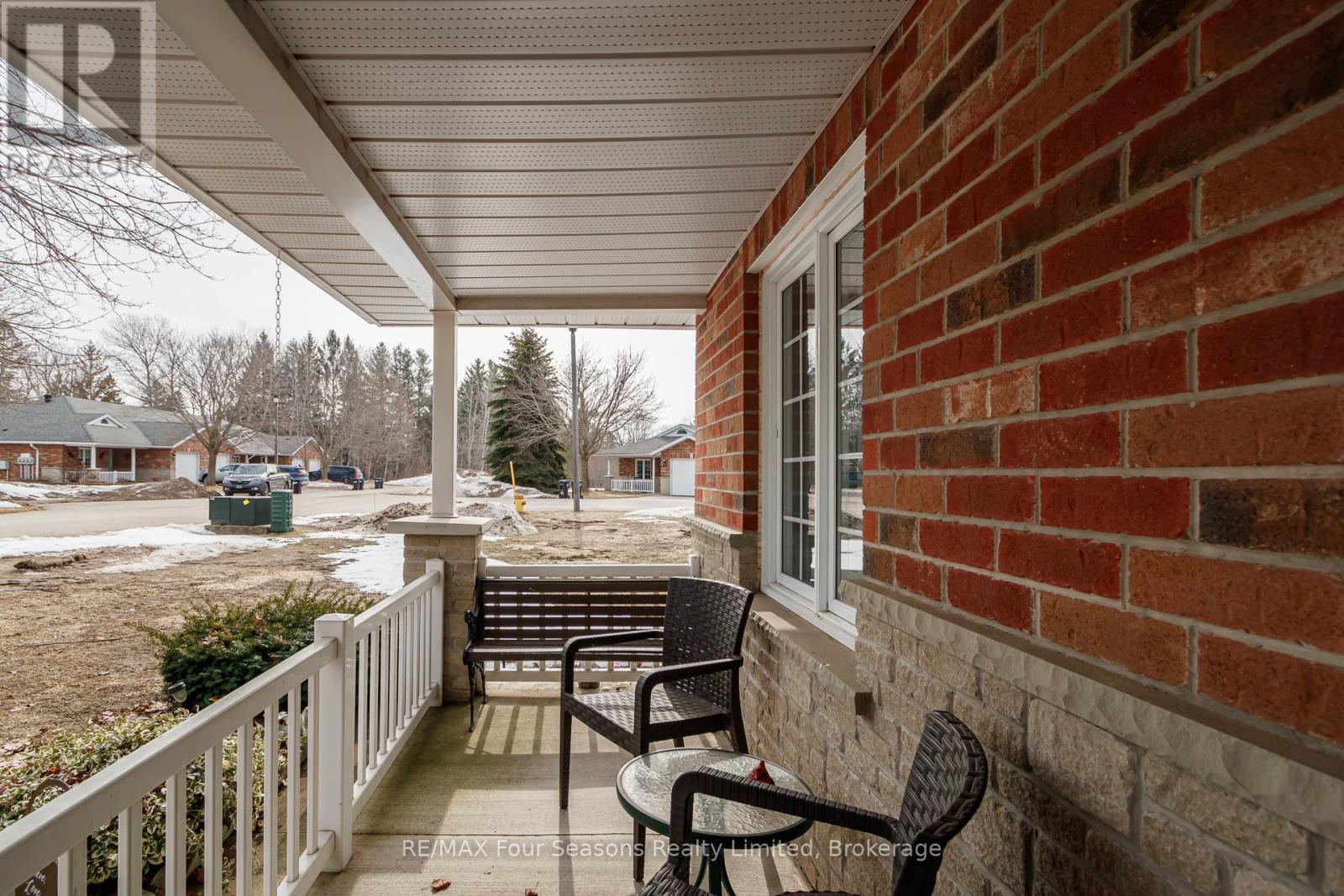 49 - 275 HURON STREET