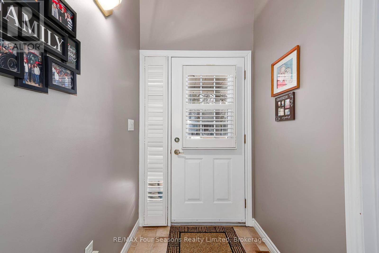 49 - 275 HURON STREET