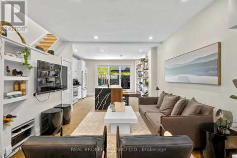 143 PARKMOUNT RD ROAD Toronto (Greenwood-Coxwell) ON M4J4V3