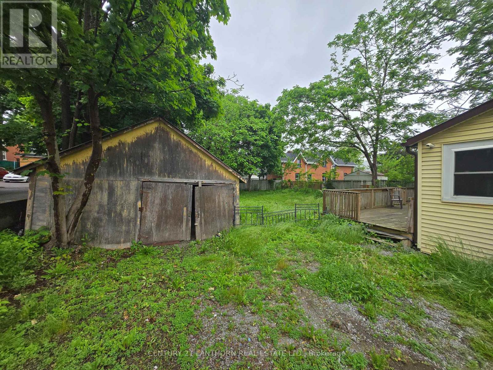 188 DUNDAS STREET W