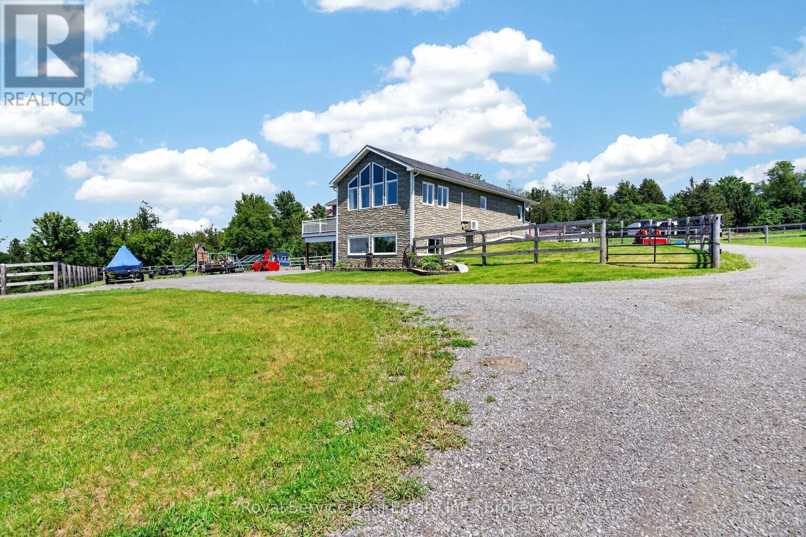 1022 PALACE ROAD