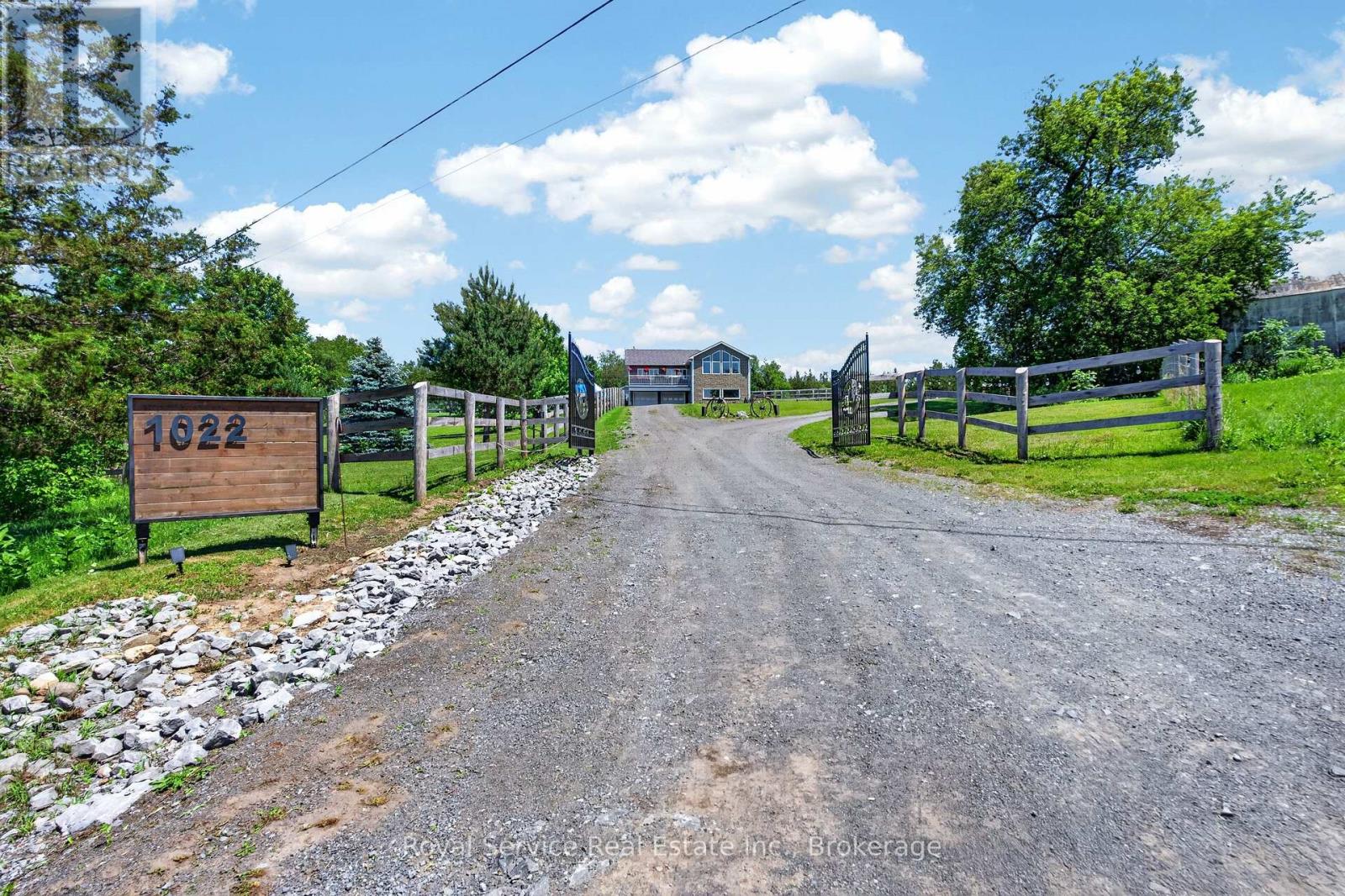 1022 PALACE ROAD