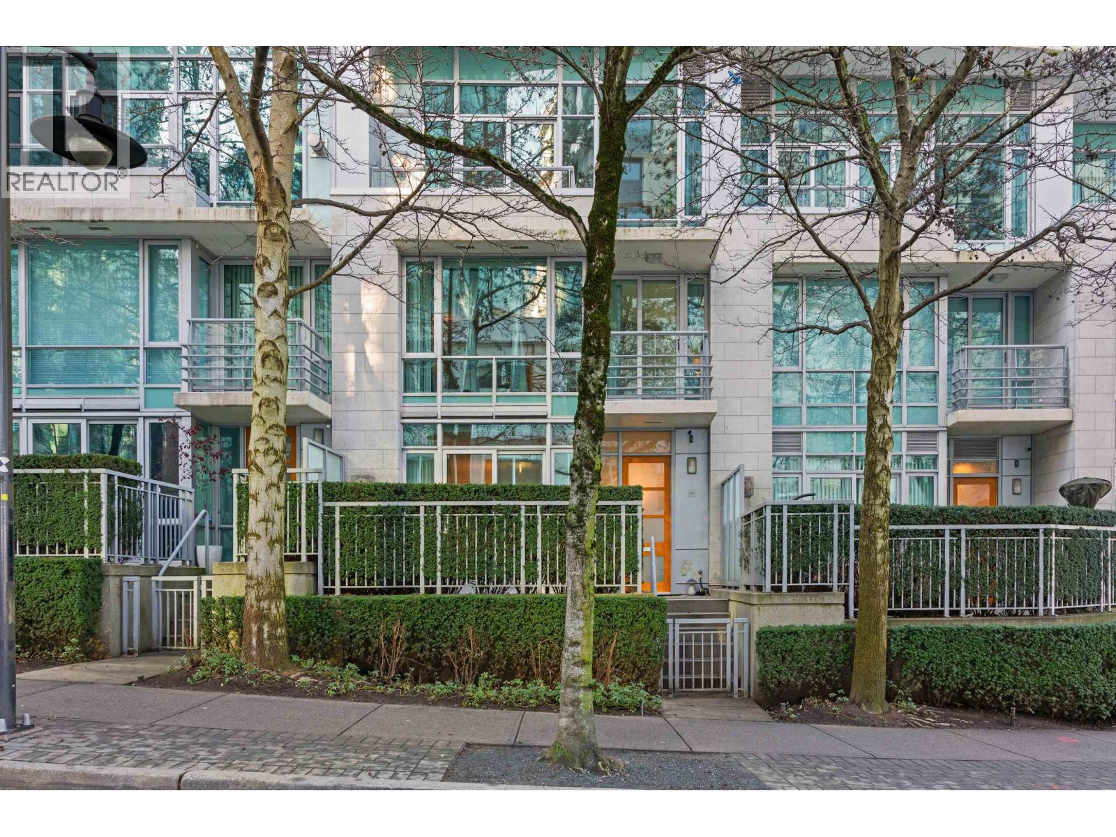 493 BROUGHTON STREET