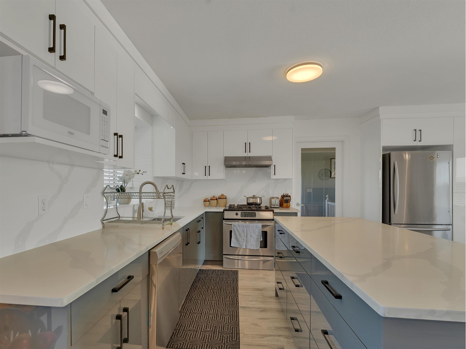 5411 GLADWIN ROAD