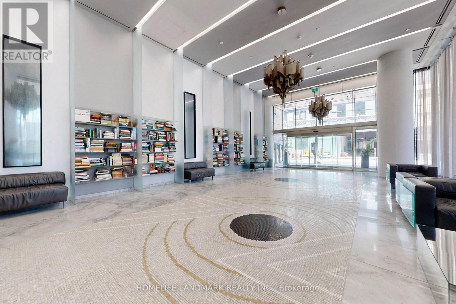 918 - 5 SOUDAN AVENUE