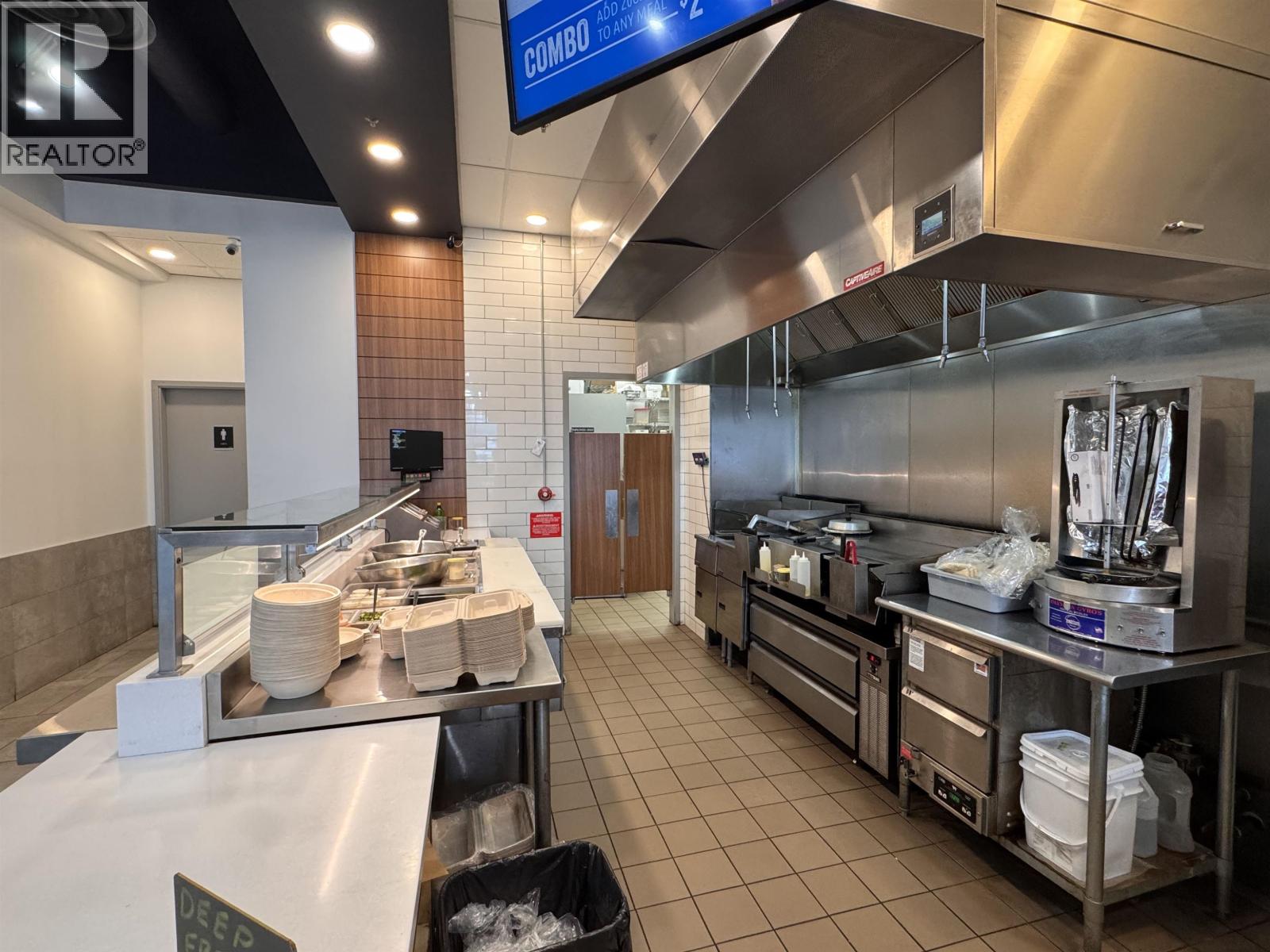 104 4741 LAKELSE AVENUE