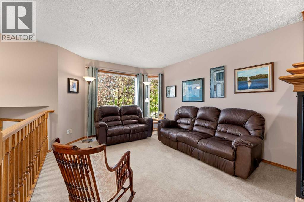 164 Stonegate Close NW