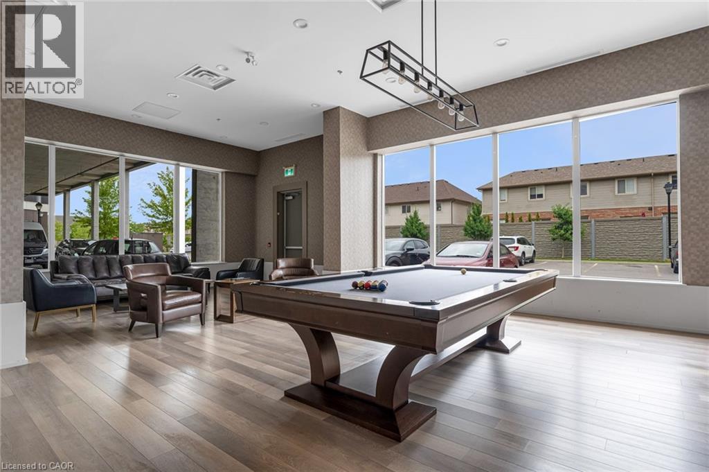 550 NORTH SERVICE Road Unit# 612