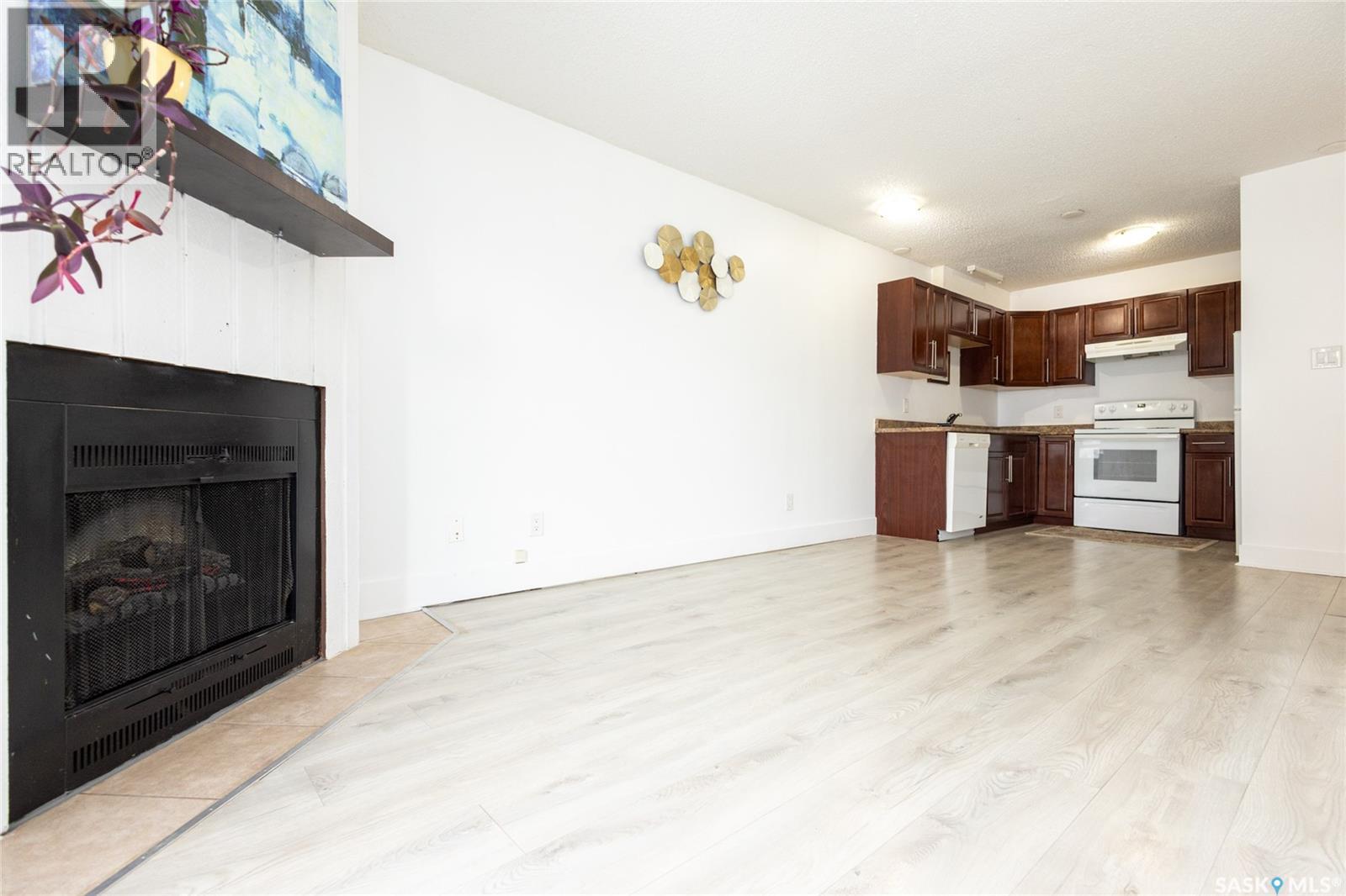 307 512 4th AVENUE N