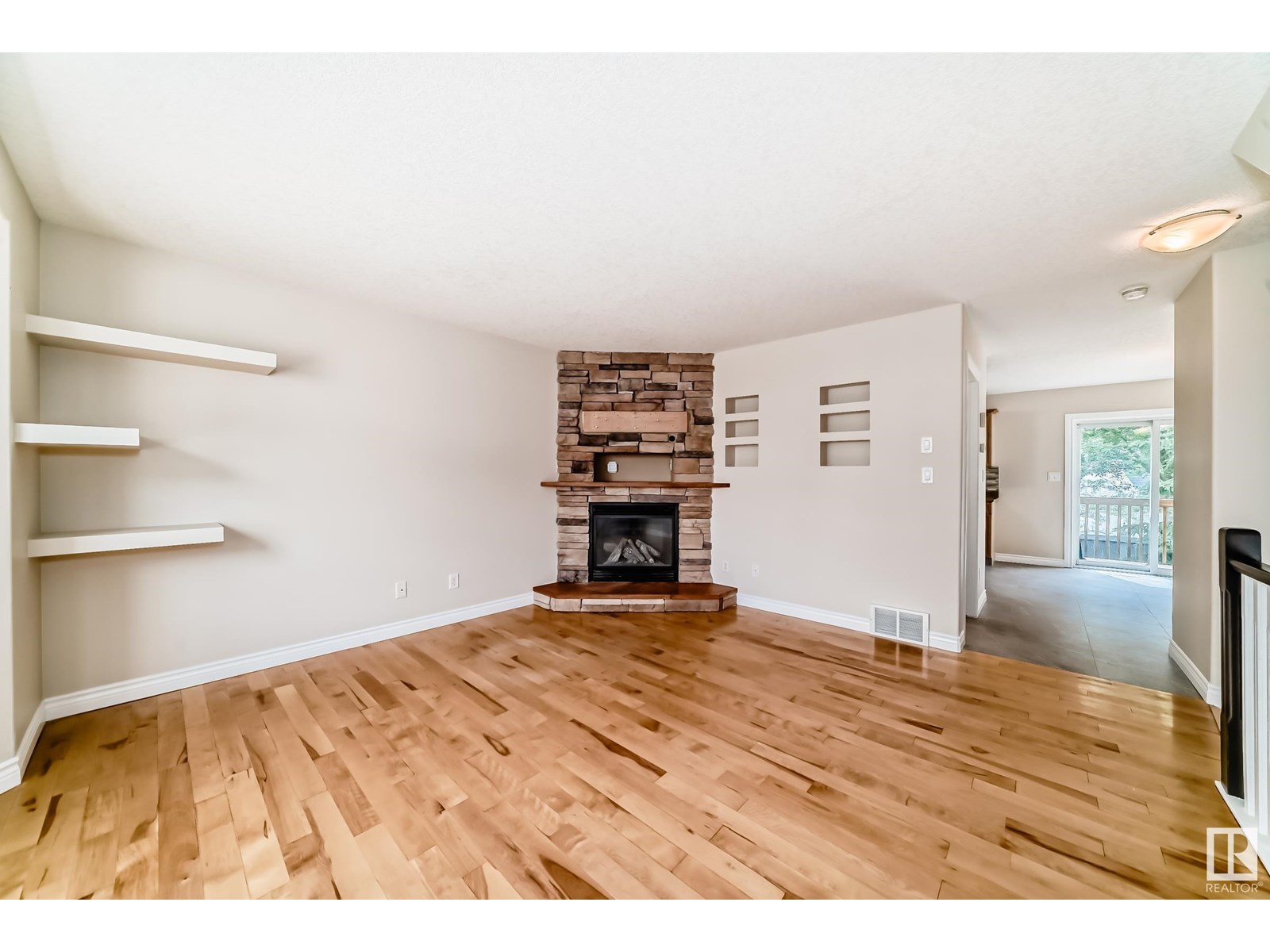 #2 17839 99 ST NW NW