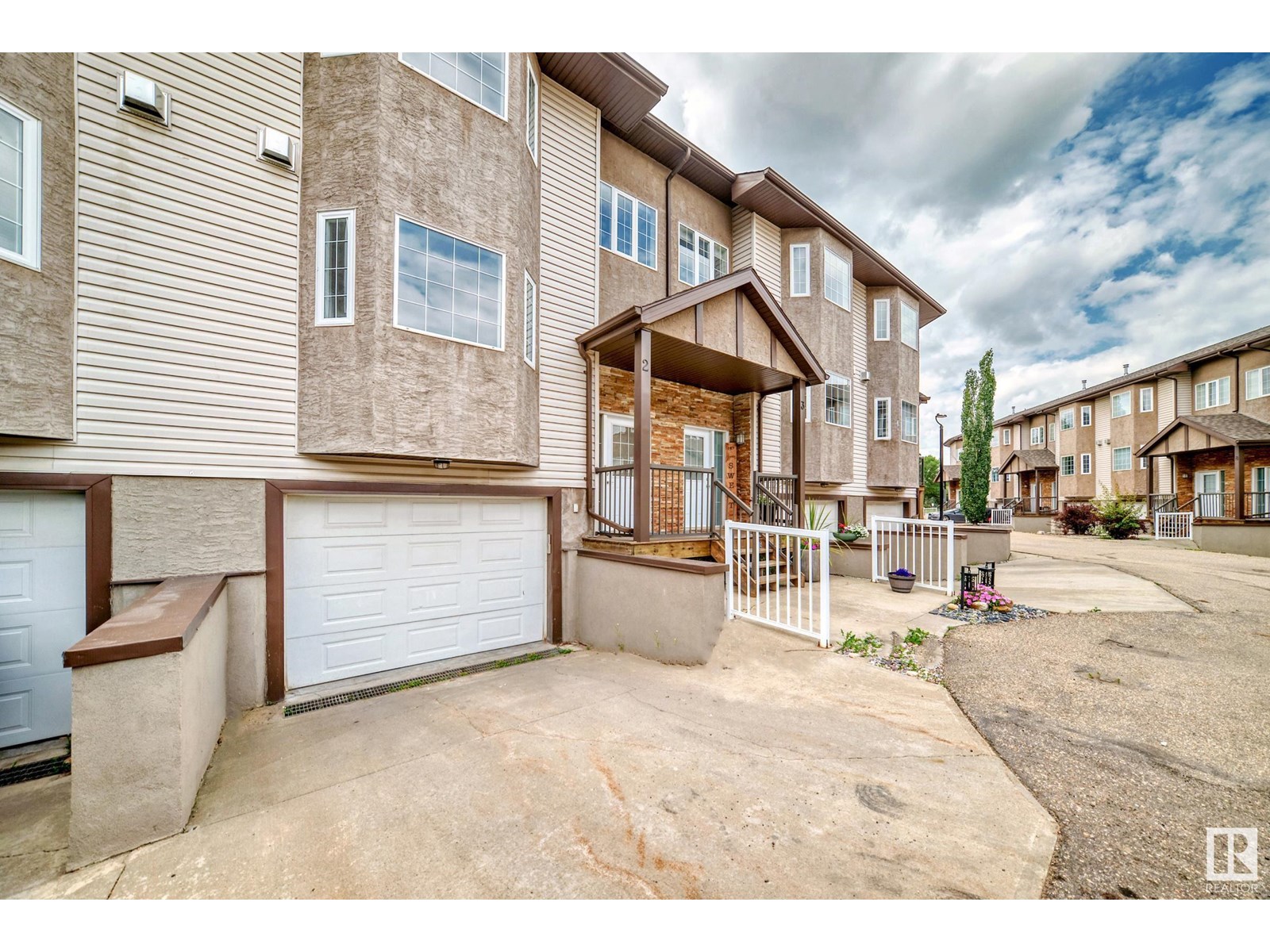#2 17839 99 ST NW NW