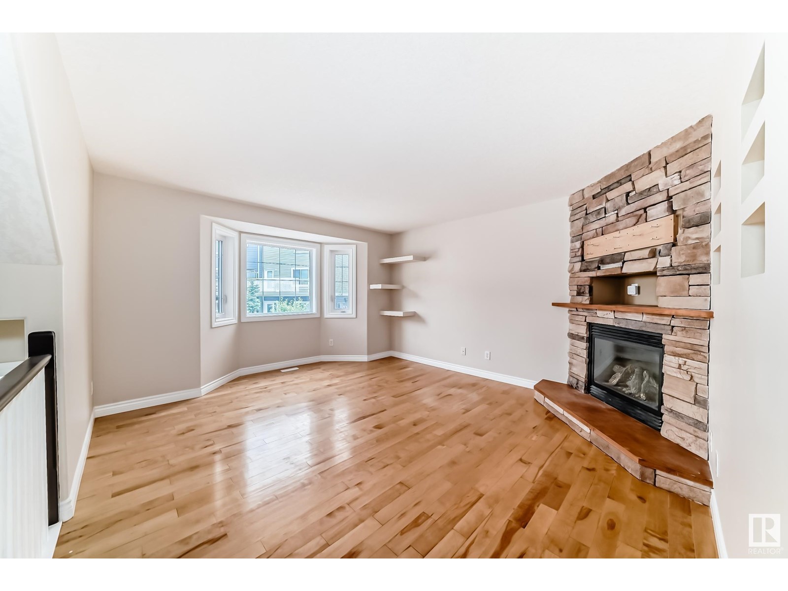 #2 17839 99 ST NW NW