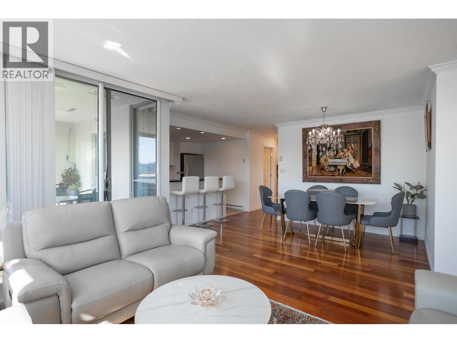 1403 235 GUILDFORD WAY