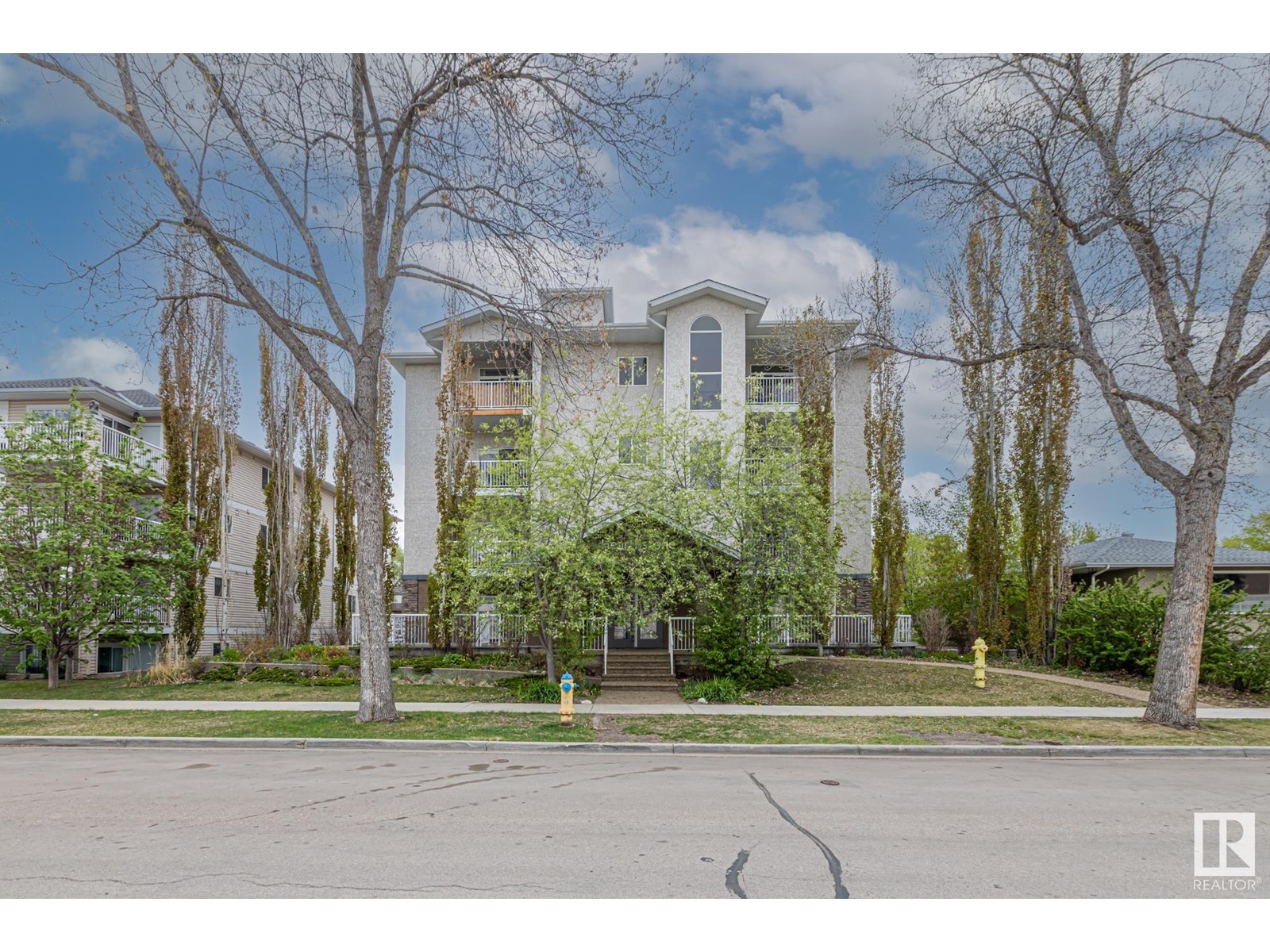 #402 10524 77 AV NW