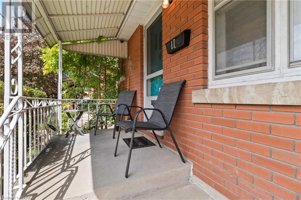 17 SALISBURY Avenue