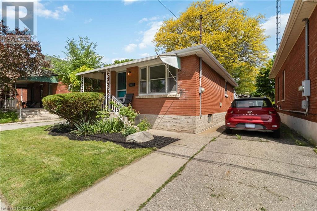 17 SALISBURY Avenue