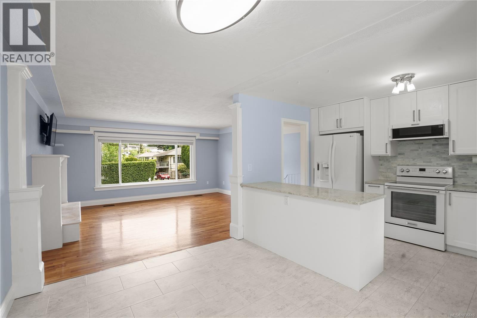 3922 Anton St