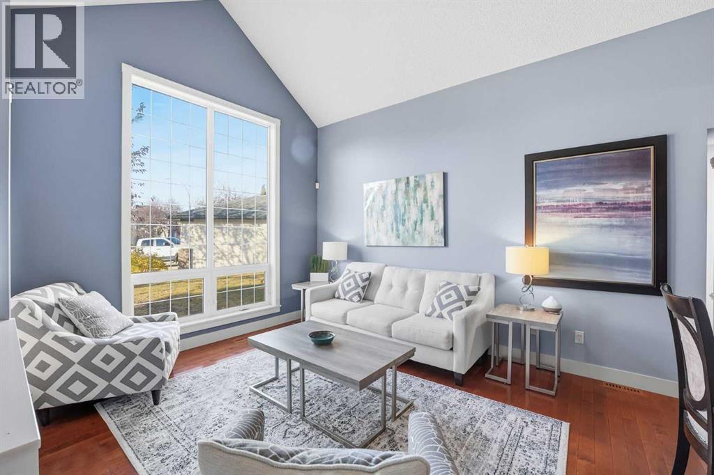 137 Sceptre Court NW