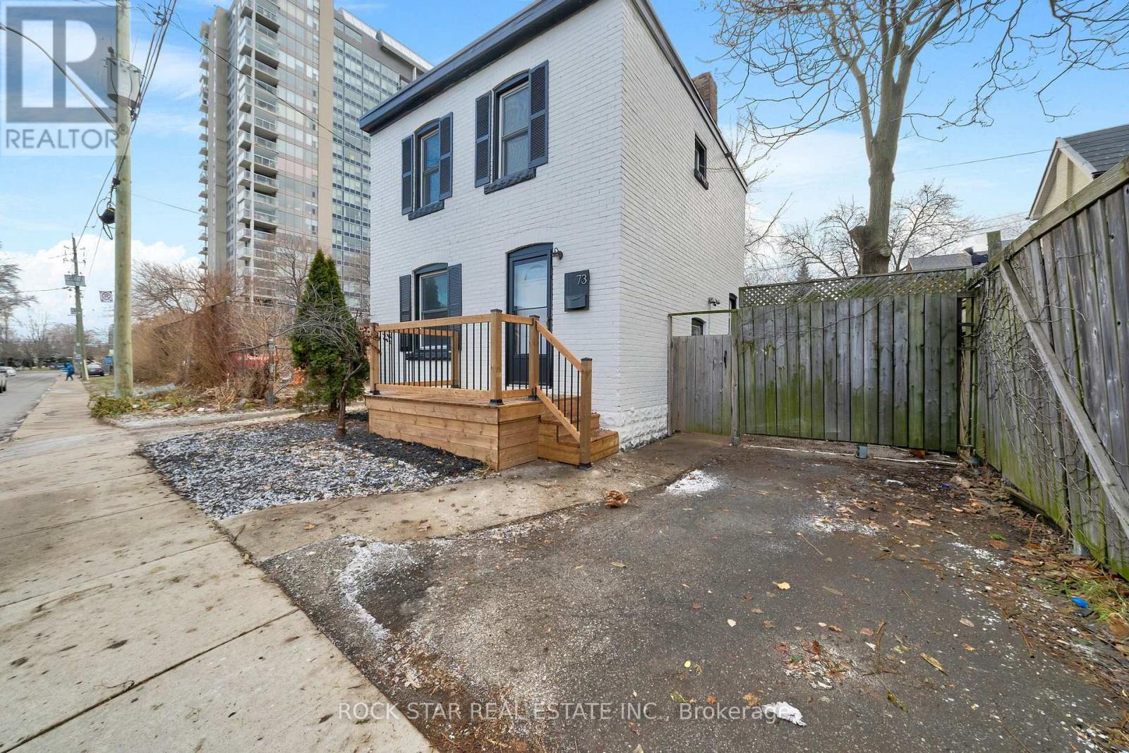 73 PETER STREET