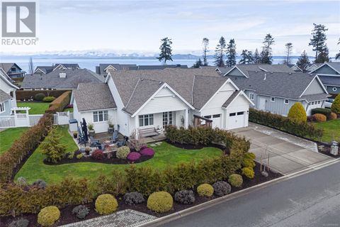 815 Bluffs Dr Qualicum Beach BC V9K0A2
