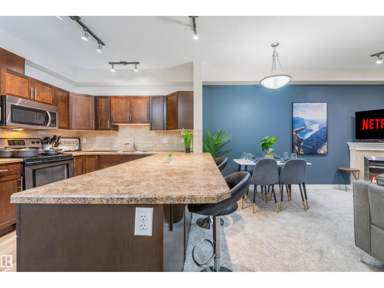 #120 2035 GRANTHAM CT NW