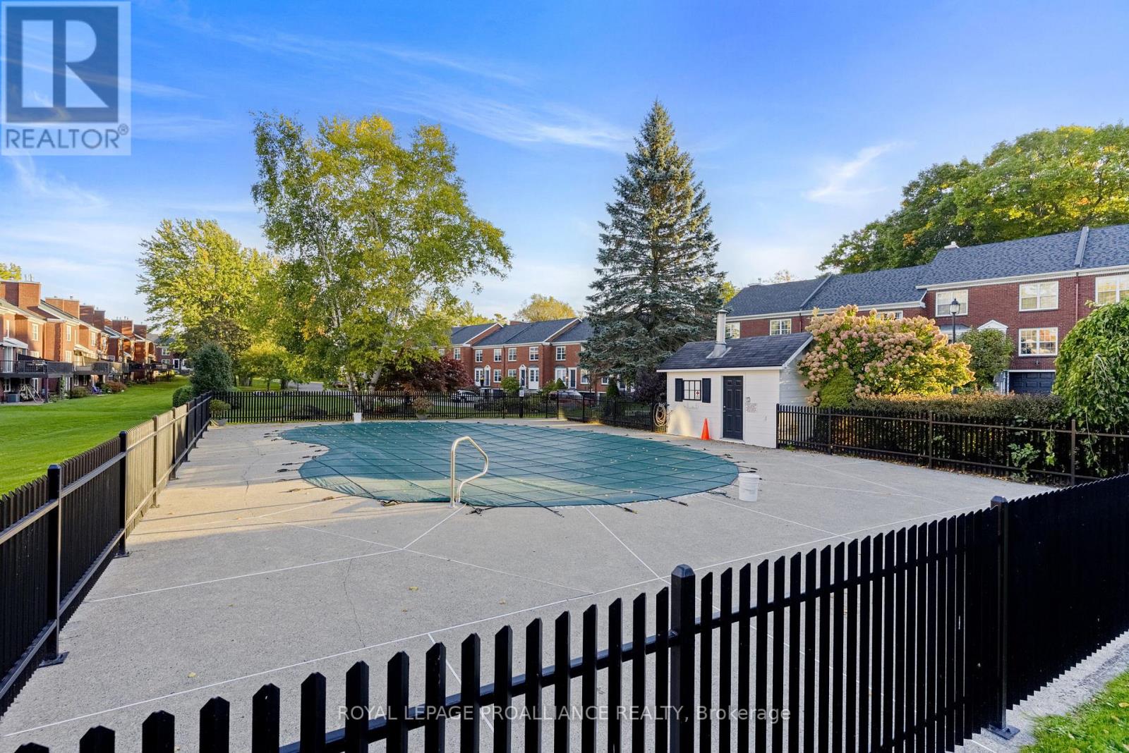 35 COUNTRY CLUB PLACE