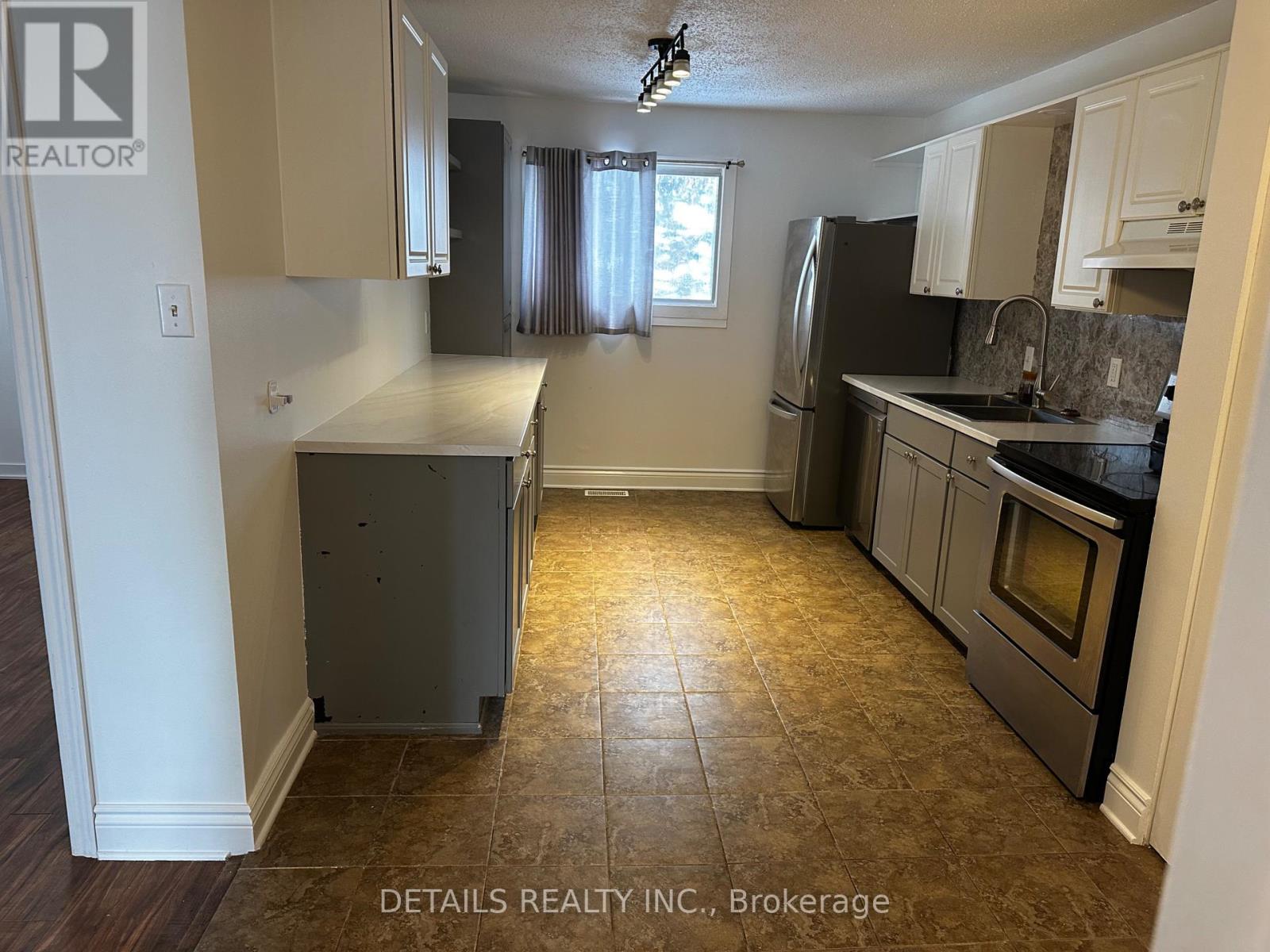 3 - 733 ST ISIDORE ROAD