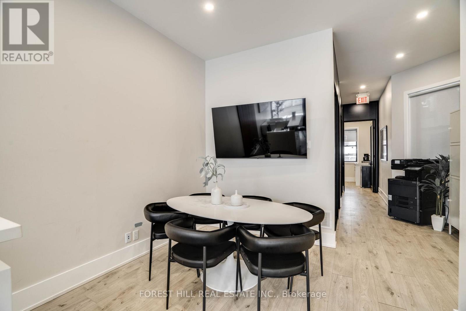 659 ST CLAIR AVENUE W