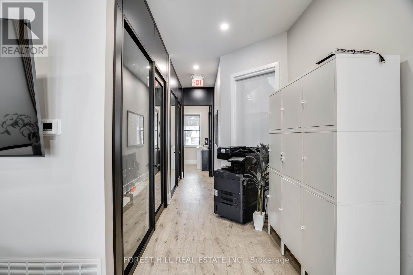 659 ST CLAIR AVENUE W