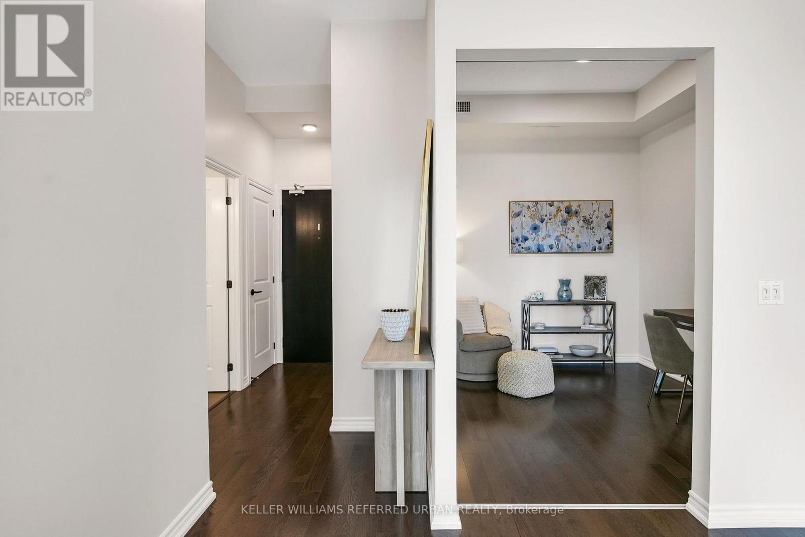 725 - 23 GLEBE ROAD W