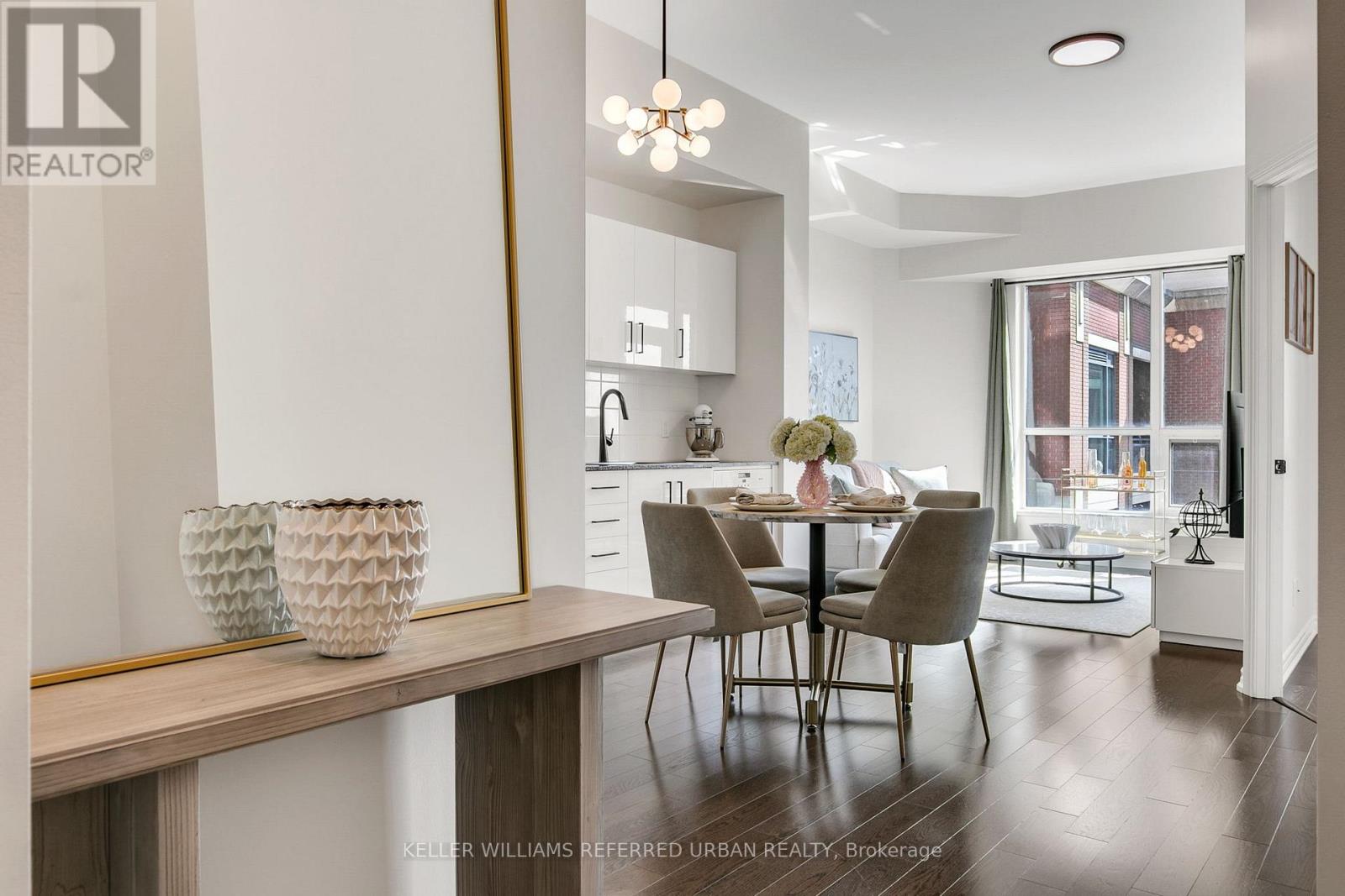 725 - 23 GLEBE ROAD W