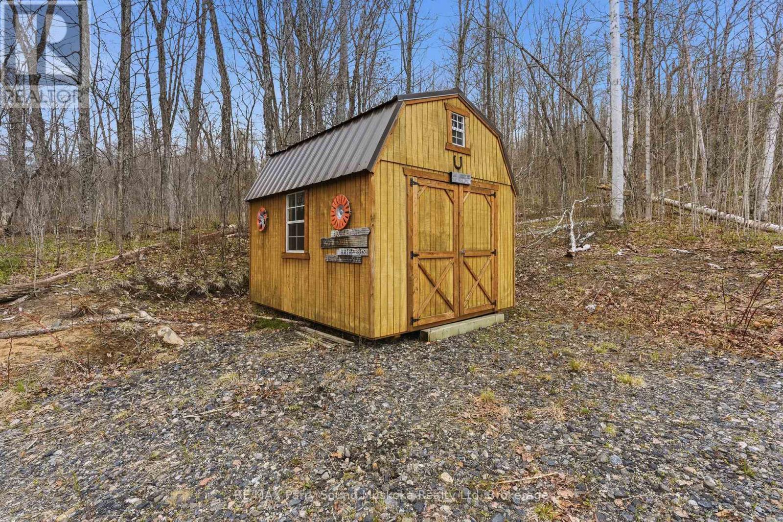 25 LAKE RIDGE ROAD