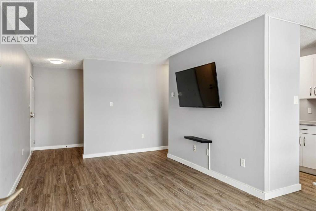 2202, 3115 51 Street SW