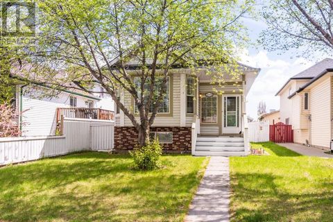 14836 Mt Mckenzie Drive SE Calgary AB T2Z2M6