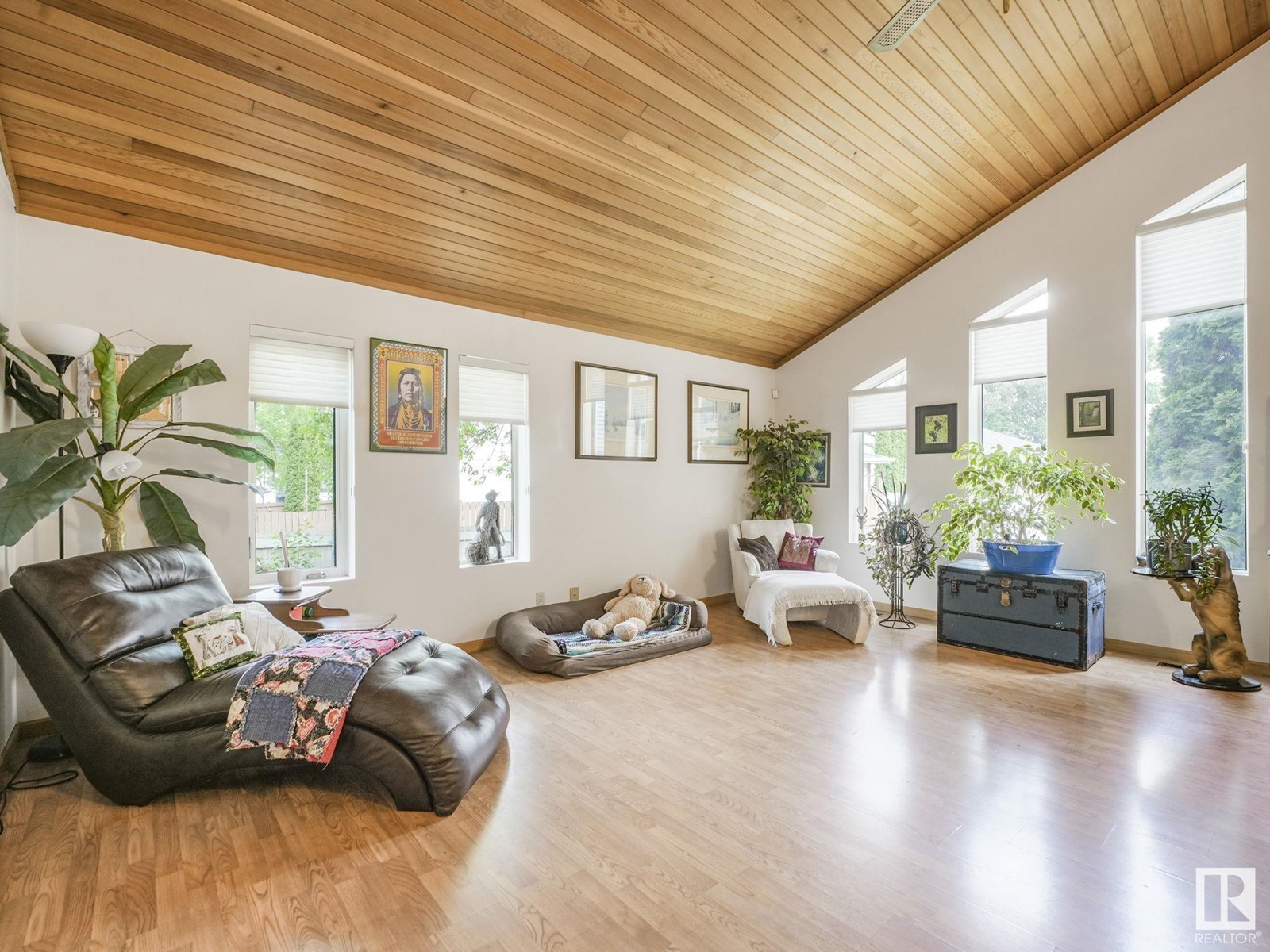 15756 106 ST NW