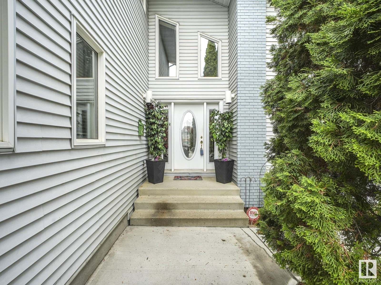 15756 106 ST NW