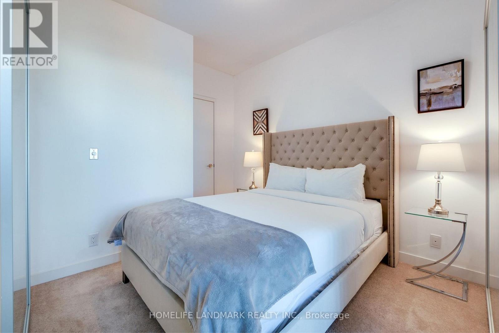 1807 - 14 YORK STREET